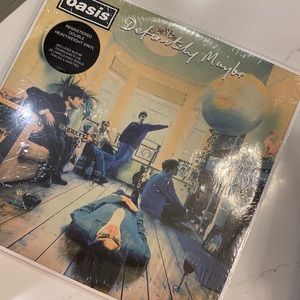 Oasis’s definitely Maybe remastered double heavyweight vinyl new